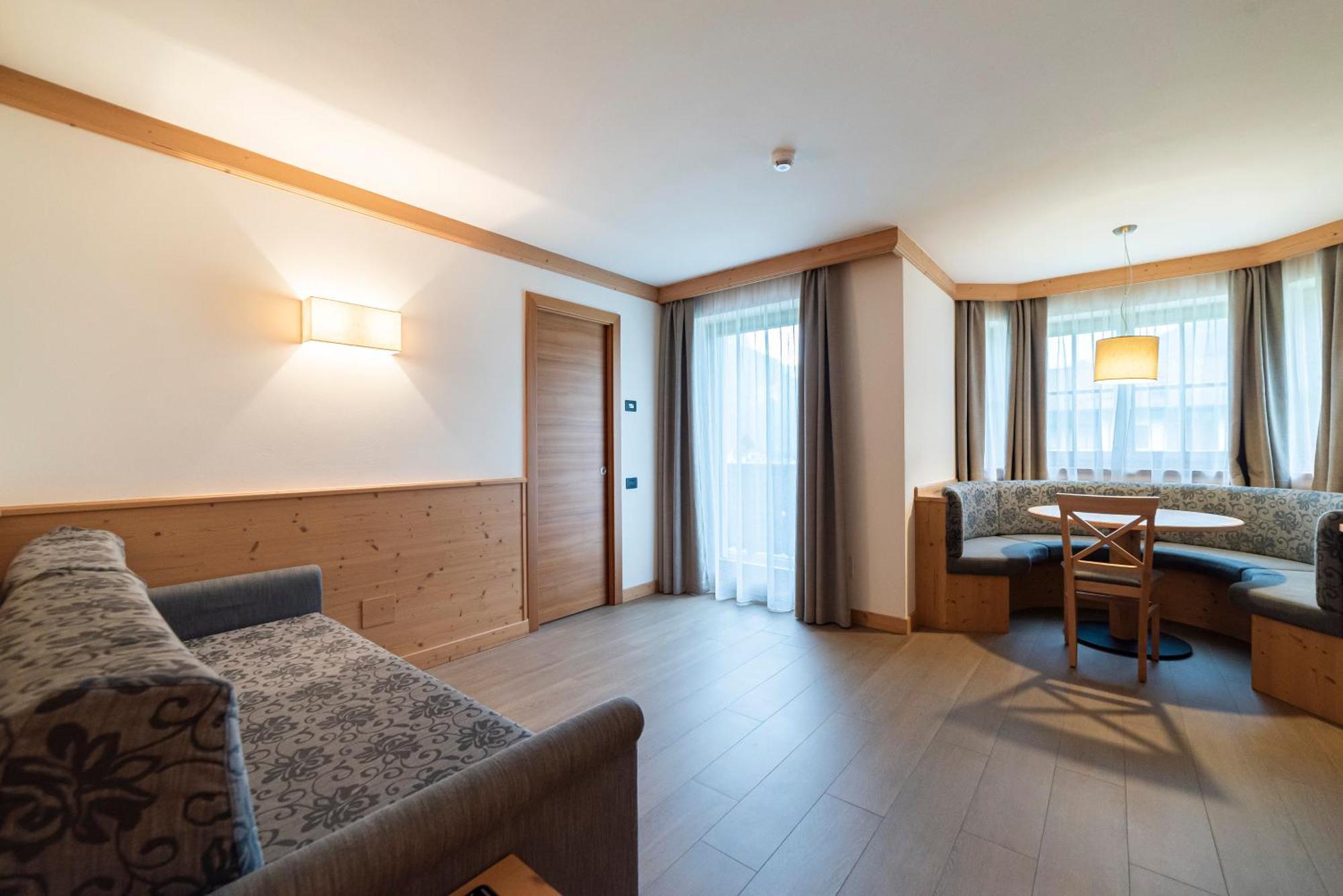 Hotel Garni Paradisi - Wellness & Spa Mezzano Zewnętrze zdjęcie