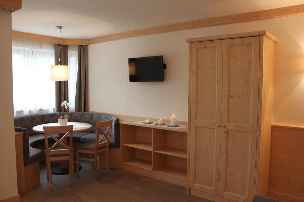 Hotel Garni Paradisi - Wellness & Spa Mezzano Zewnętrze zdjęcie